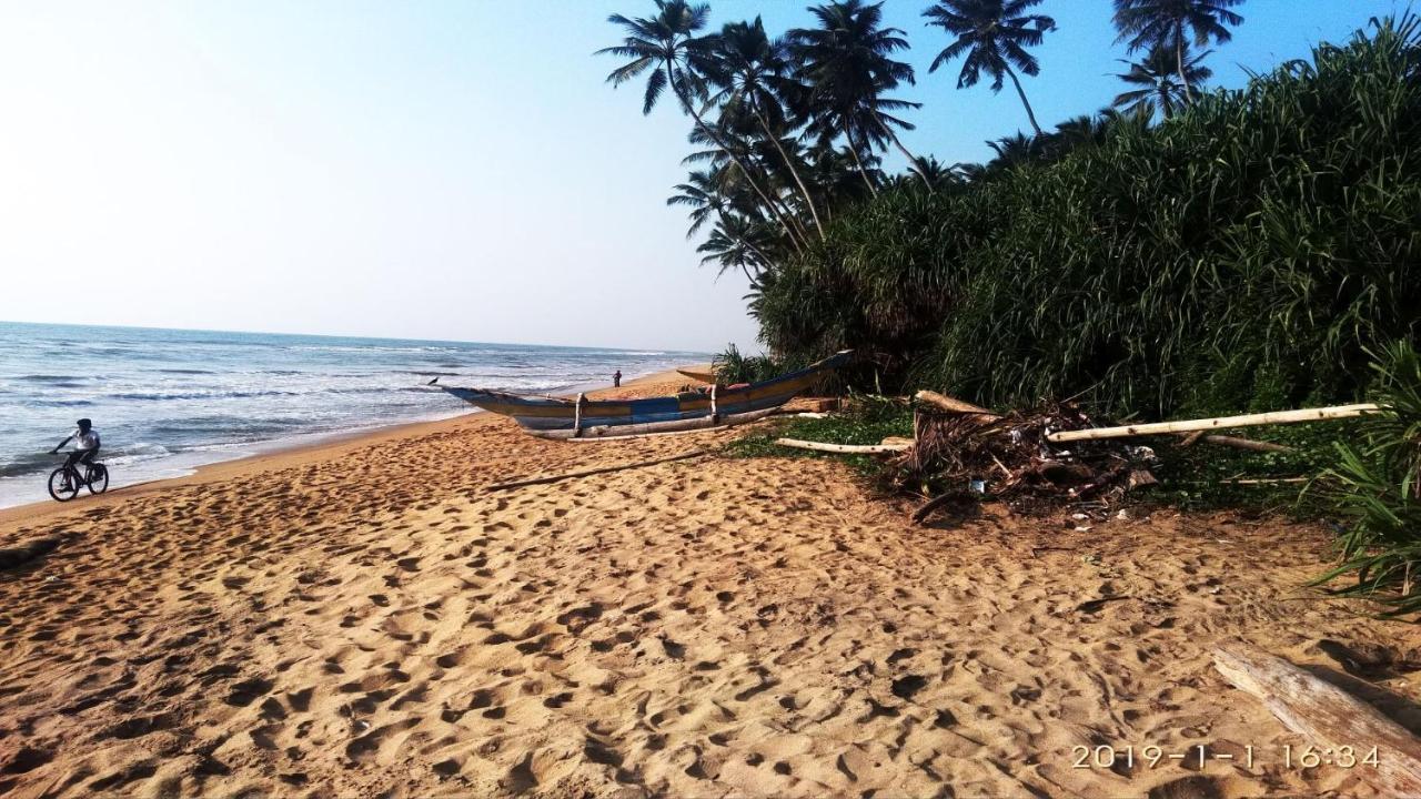 Suriya Ocean Villa Wadduwa Exteriér fotografie